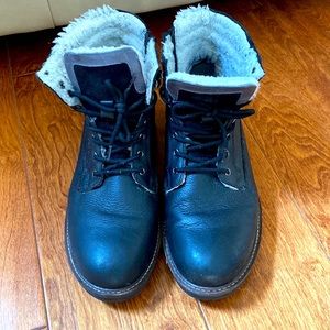 Men’s winter boots size 10.5 with faux fur